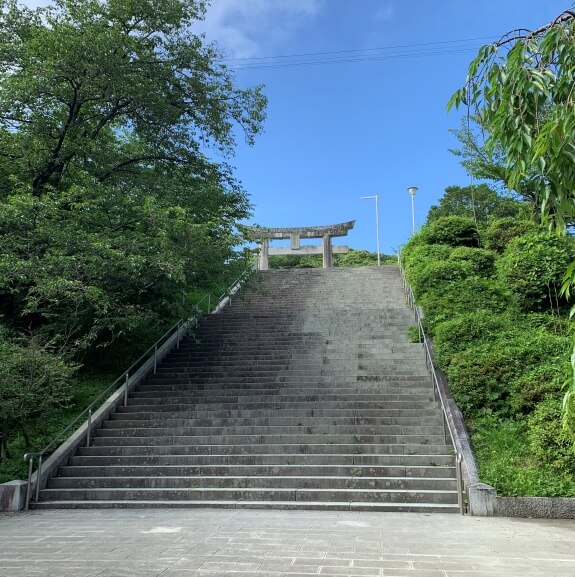 光雲神社へ行くための階段